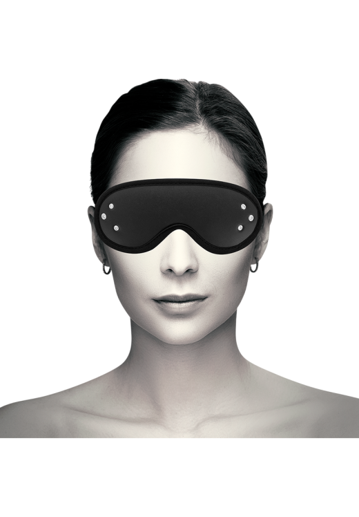 Μάσκα προσώπου από δερματίνη σε μαύρο χρώμα