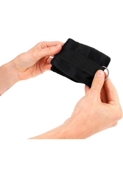 Bondage δεσμά από γουνα σε μαύρο χρώμα