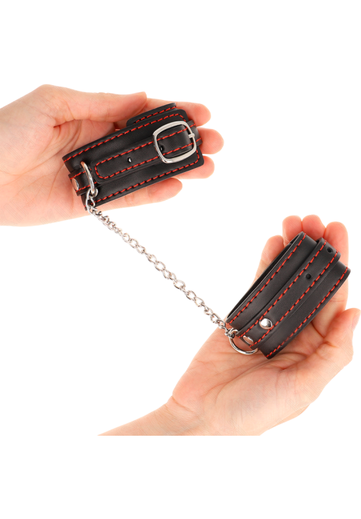 Bondage δεσμά από δερματίνη σε κόκκινο χρώμα