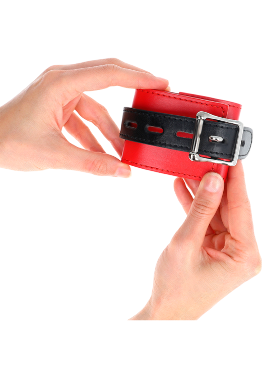 Bondage δεσμά από δερματίνη σε κόκκινο χρώμα