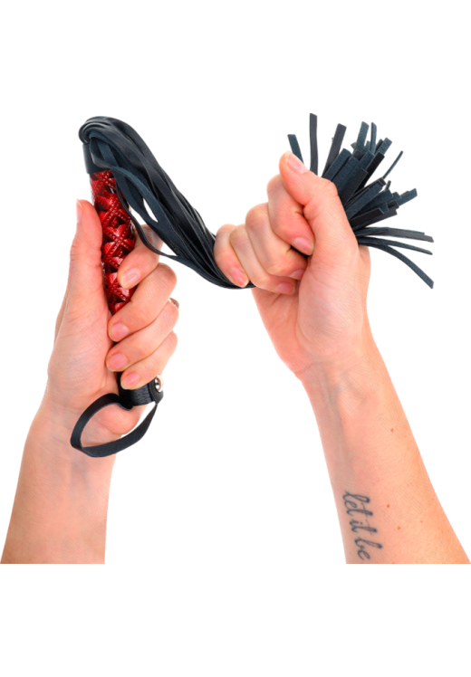 Μαστίγιο από δερματίνη σε κόκκινο χρώμα, μήκους 55 εκ.