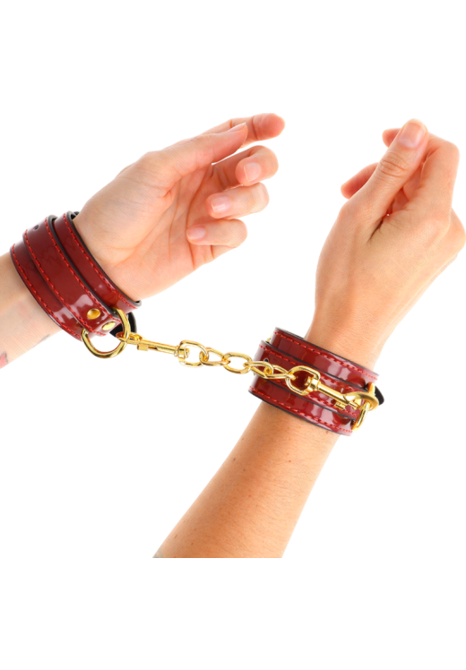 Bondage δεσμά από δερματίνη σε κόκκινο χρώμα