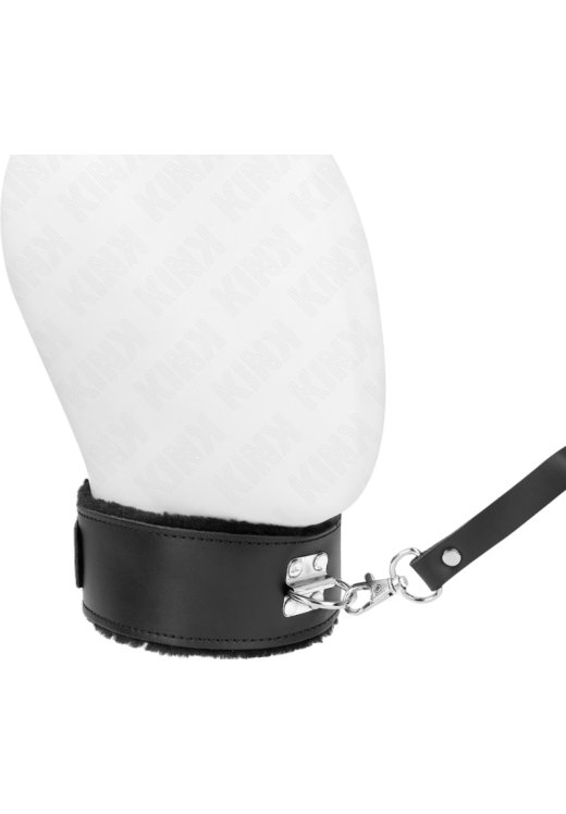 Κολάρο από δερματίνη σε μαύρο χρώμα