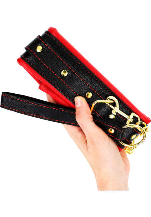 Κολάρο από δερματίνη σε μαύρο χρώμα