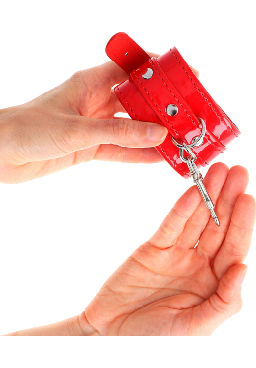 Χειροπέδες από δερματίνη σε κόκκινο χρώμα, μήκους 25 εκ.