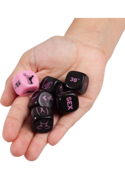 Παιχνίδι ζαριών σε μαύρο χρώμα