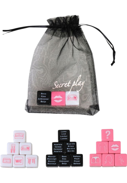 Παιχνίδι ζαριών σε μαύρο χρώμα